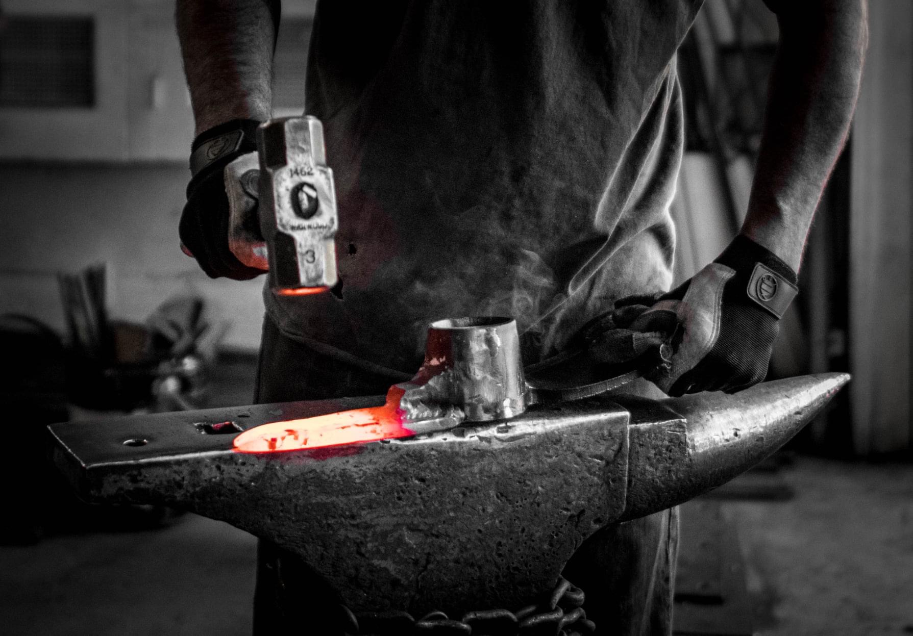 Oregon’s Red Pig Garden Tools are Forged to Last